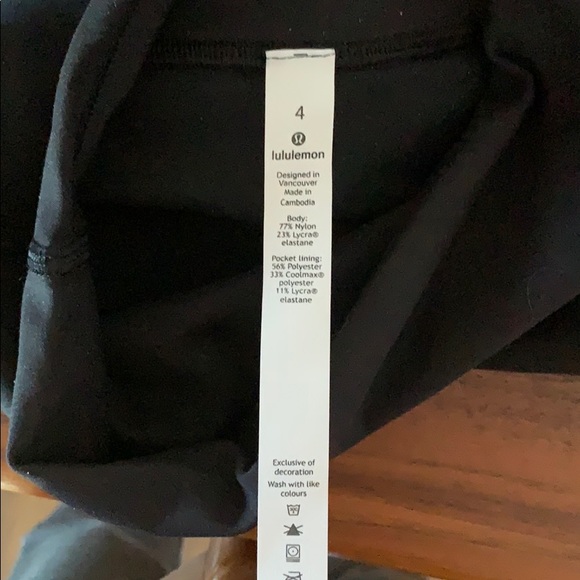 Size 4 Lululemon Leggings - Picture 2 of 3